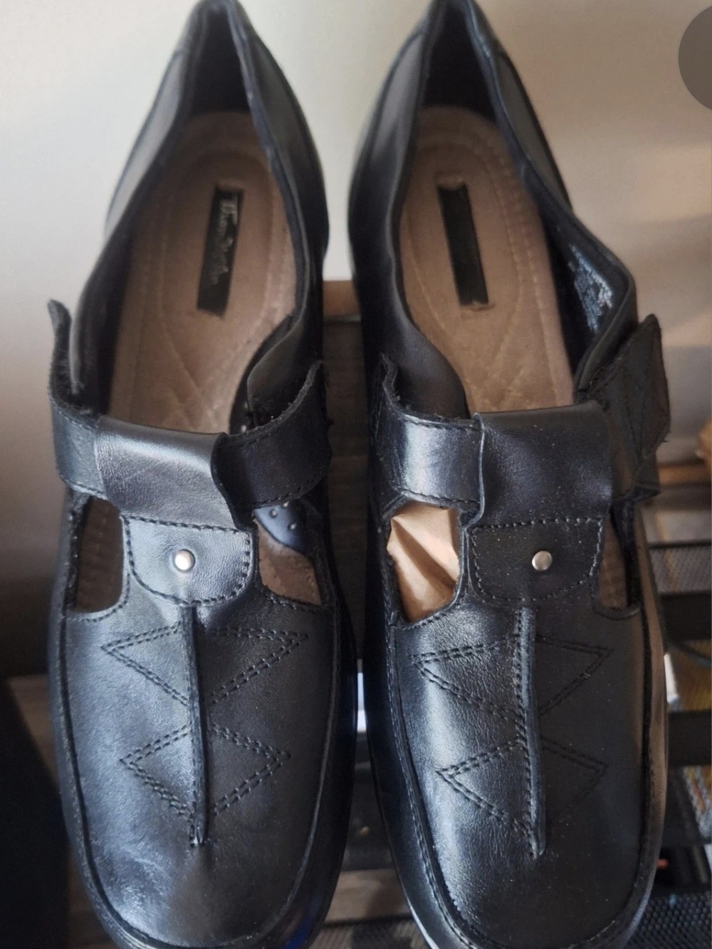 Thom McAn Women's Black Leather Slip-On Loafers